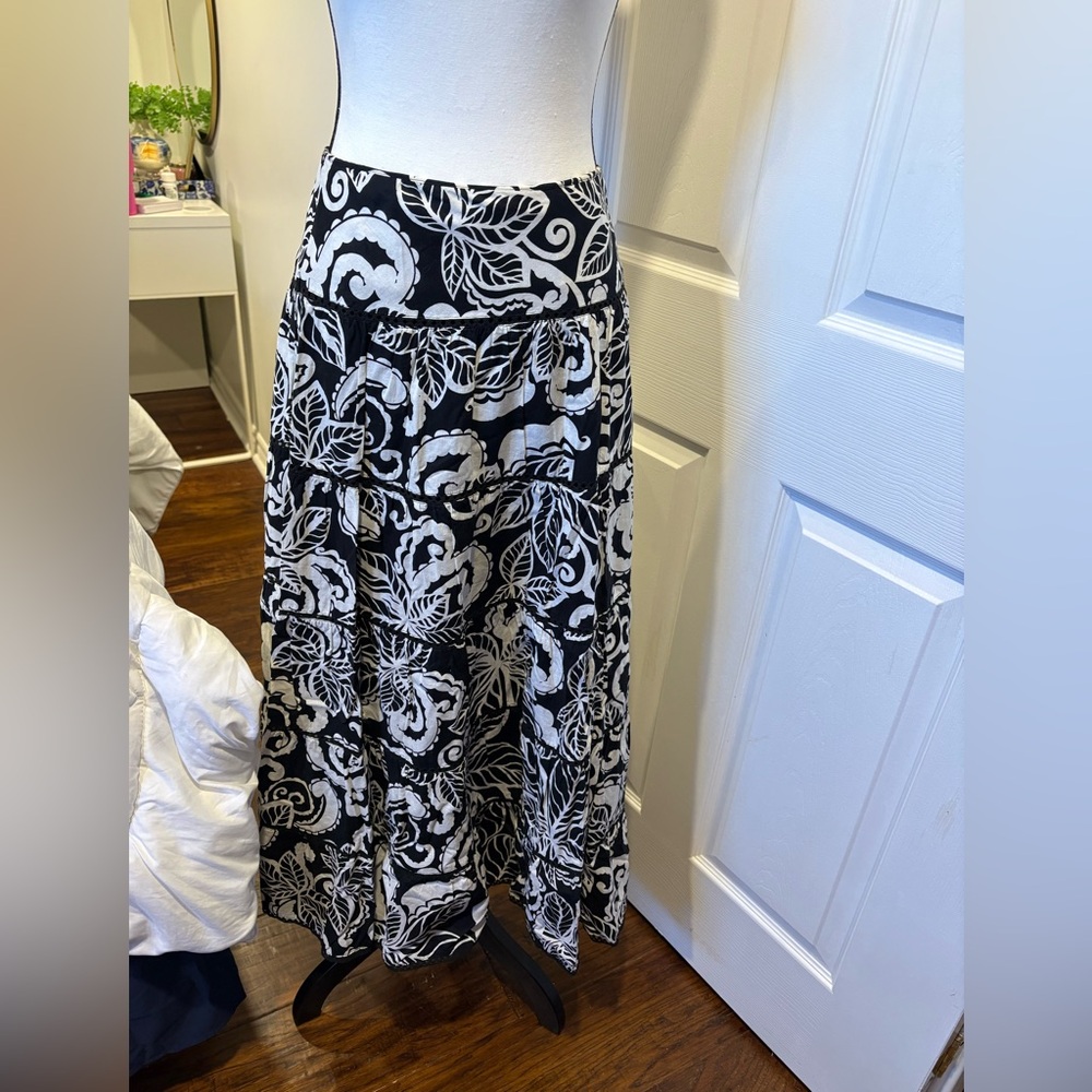 Jones New York Black White Floral Skirt Size 8 Boho